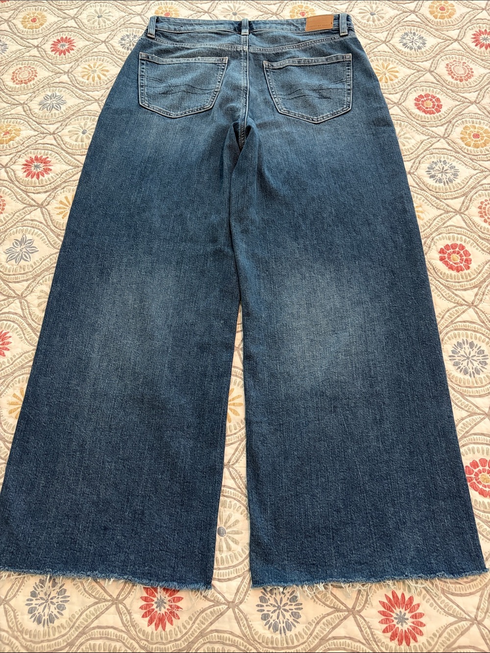 American Eagle Super High-Rise Baggy Wide Leg jeans, size 8 Regular. - Picture 2 of 8